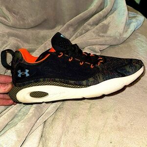 Under Armour HOVR. Orange and black. Size 13